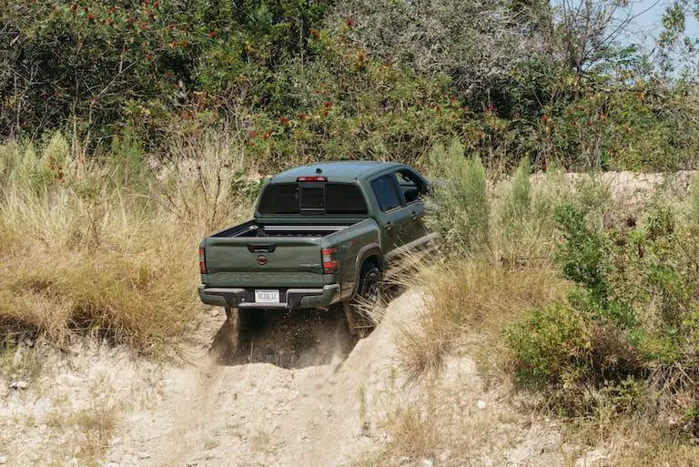 Nissan Frontier Pro-2022X 4 - Foto de McCauley Creative, LLC
