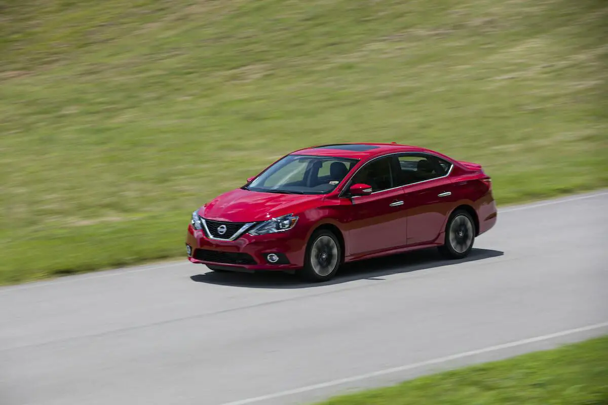 Nissan Sentra SR Turbo 2017 - Foto de Nissan