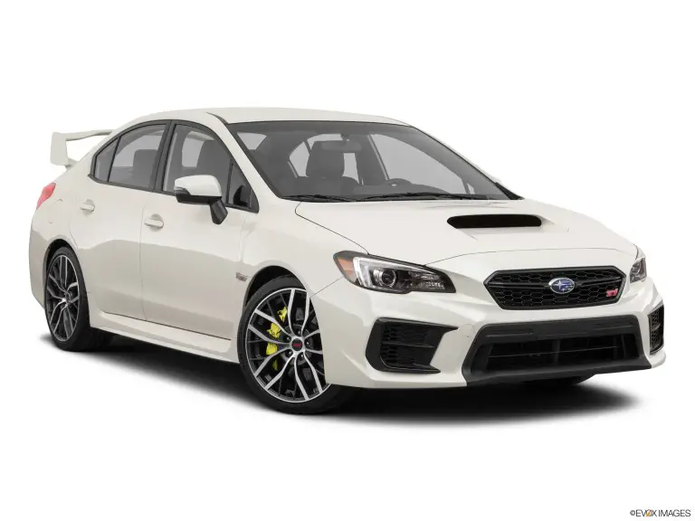 Subaru WRX STI 2021 blanco con fondo blanco