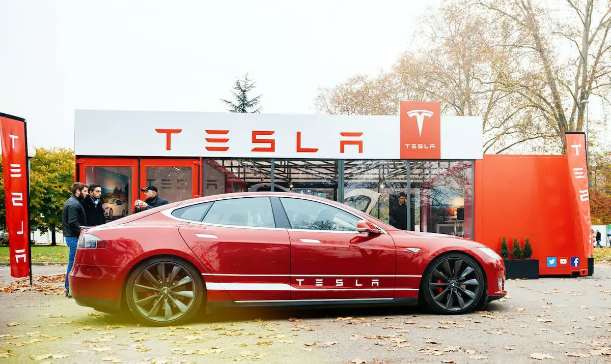 Tesla Model S - Foto de DepositPhoto