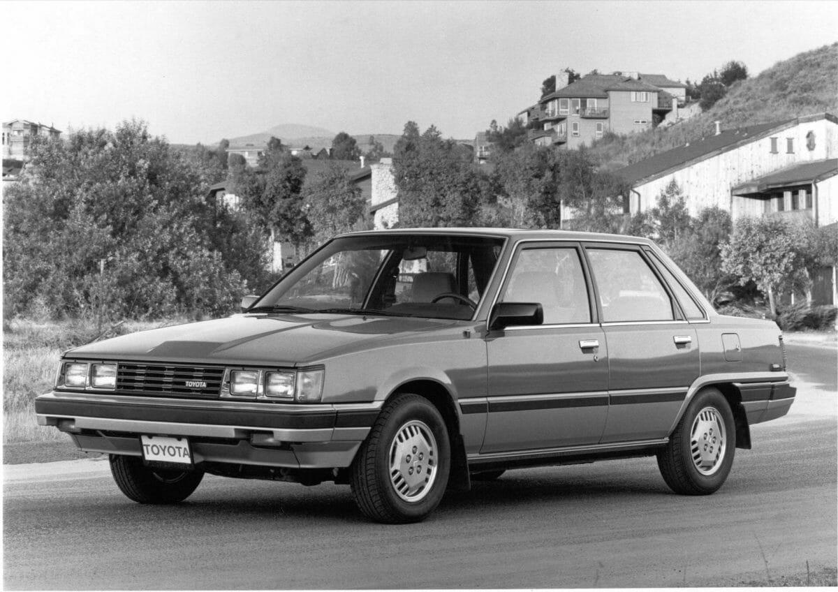 Toyota Camry 1984 - Foto de Toyota