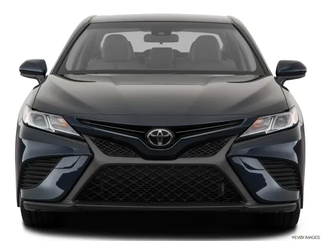 Toyota Camry SE 2019 azul oscuro