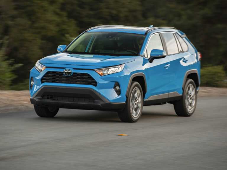 Toyota Rav2020 4 azul en movimiento