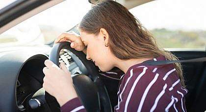 Truco para hacer que un coche muerto arranque
